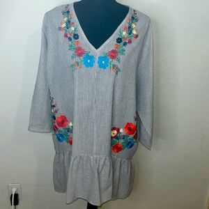 Umgee Embroidered Floral H-lo multi colored top. Large. Excellent condition.